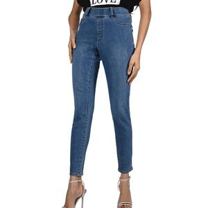 Frank Lyman Blue pull on skinny stretch denim jeans